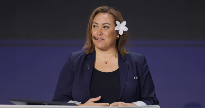 Mme Sarai Bareman lors de son alluction devant les représentants des Associations membres de la FIFA 0 Jeddah Mme Sarai Bareman lors de son alluction devant les représentants des Associations membres de la FIFA 0 Jeddah