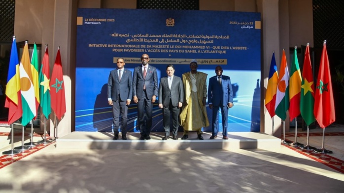Photo de famille prise à l’occasion des travaux de la Réunion ministérielle.