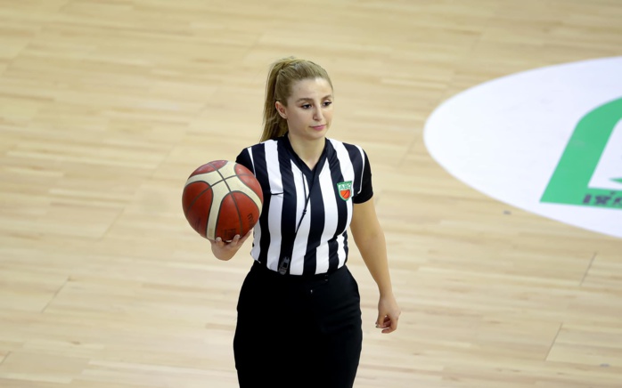 Championnat Arabe des Nations de Basket-ball / Arbitrage:  Asmae Benkhadra, une Marocaine en match d’ouverture ! Championnat Arabe des Nations de Basket-ball / Arbitrage:  Asmae Benkhadra, une Marocaine en match d’ouverture !