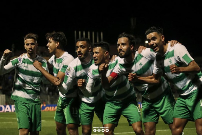 Les oujdis en pleine démonstration  festive après le deuxième but ! Les oujdis en pleine démonstration  festive après le deuxième but !