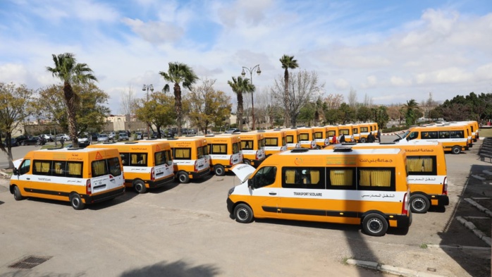 INDH à Essaouira : Remise d'ambulances et de bus de transport scolaire à différentes communes rurales