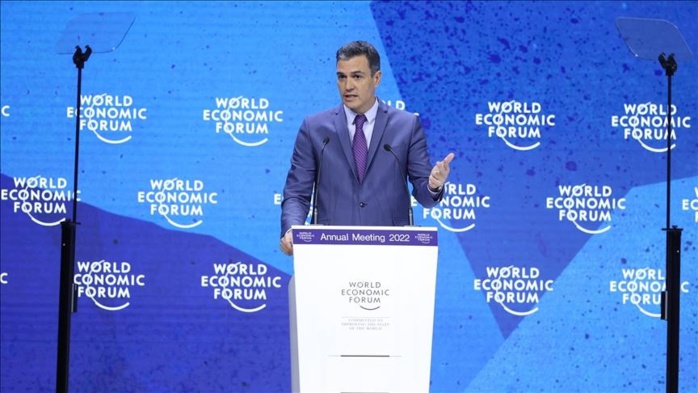 Forum de Davos : Sanchez appelle les entreprises à augmenter les salaires 
