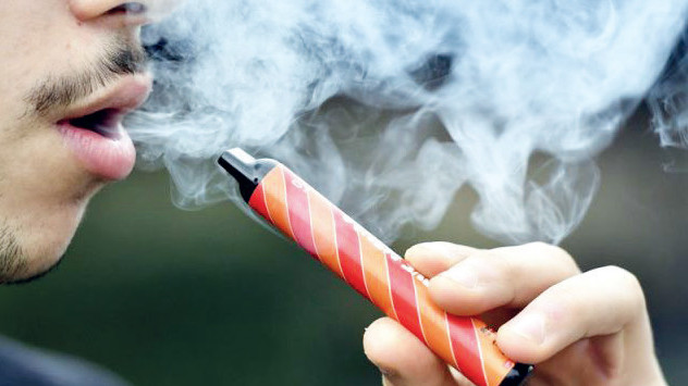 Tabagisme : La G.B. va interdire les cigarettes électroniques jetables
