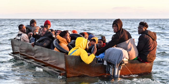 Dakhla: des éléments des FAR portent assistance à 104 Subsahariens candidats à la migration irrégulière