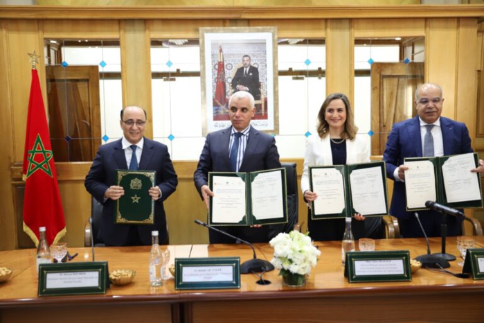 Signature d'une convention-cadre pour le déploiement du Dossier médical partagé et de la Feuille de soins électronique Signature d'une convention-cadre pour le déploiement du Dossier médical partagé et de la Feuille de soins électronique