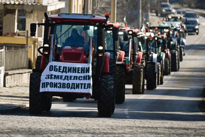 Céréales déversées à la frontière: nouvelle crise ouverte entre Kiev et Varsovie