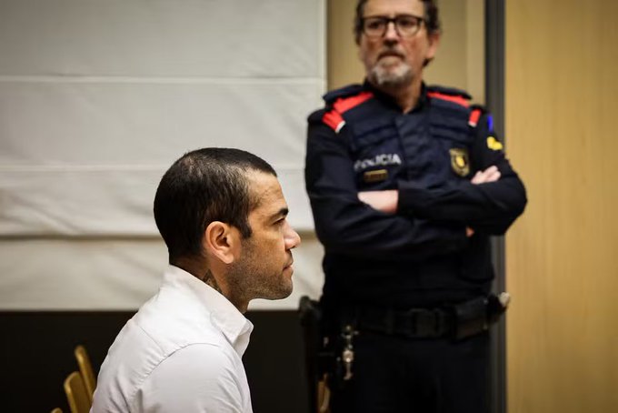 Justice / Affaire Dani Alves : Le Brésilien condamné à 4ans et demi de prison Justice / Affaire Dani Alves : Le Brésilien condamné à 4ans et demi de prison