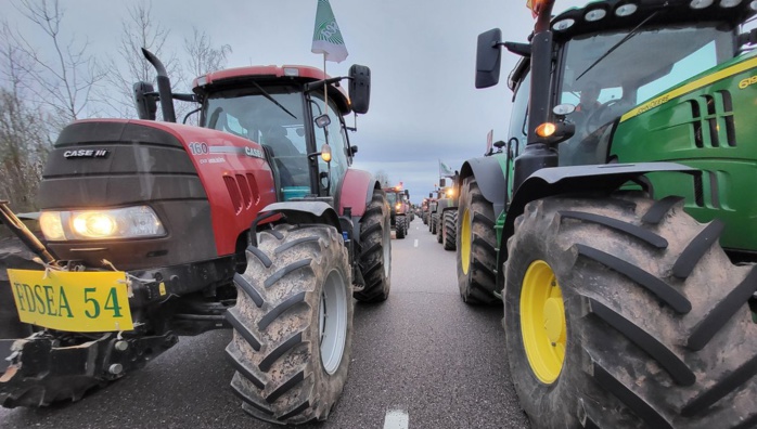 France : Les tracteurs de retour dans Paris pour "maintenir la pression" France : Les tracteurs de retour dans Paris pour "maintenir la pression"