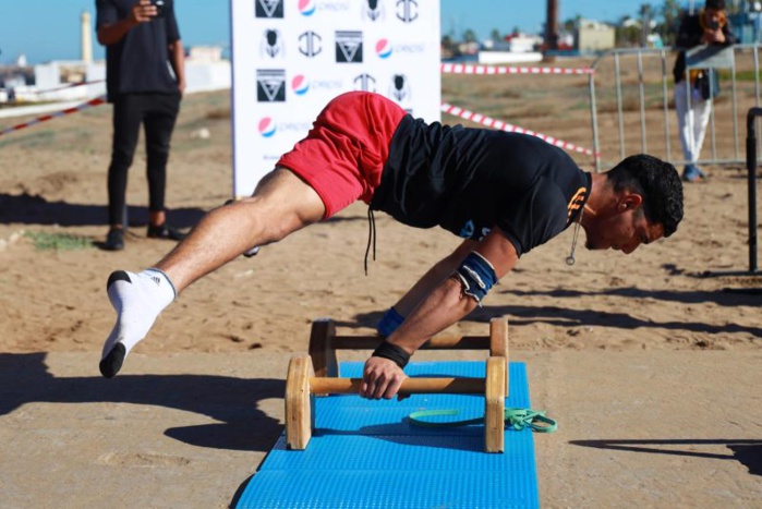 À Casablanca, le « Street workout » fait de plus en plus d'adeptes À Casablanca, le « Street workout » fait de plus en plus d'adeptes