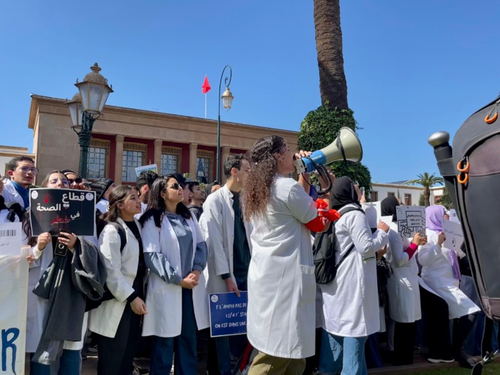 Photo: Saad Salimi, tous droits réservés // La révolte est montée d'un cran chez les étudiants en médecine et en pharmacie. Photo: Saad Salimi, tous droits réservés // La révolte est montée d'un cran chez les étudiants en médecine et en pharmacie.