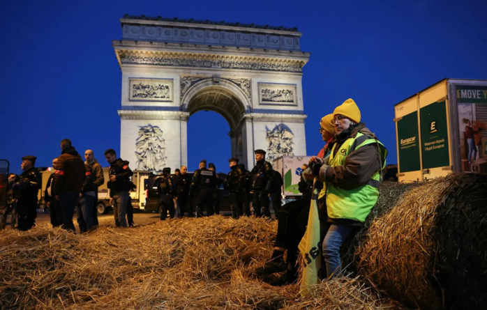 France : Arc de Triomphe à Paris bloqué par des agriculteurs, 66 interpellations France : Arc de Triomphe à Paris bloqué par des agriculteurs, 66 interpellations