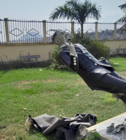 Cameroun :  Une statue d’Eto’o vandalisée