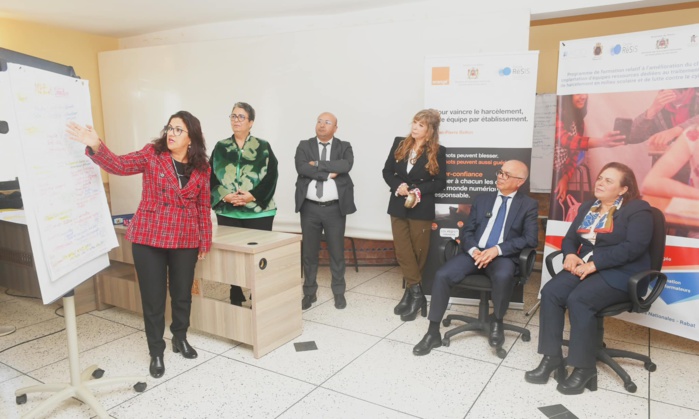 Harcèlement scolaire : Chakib Benmoussa et Awatif Hayar joignent leurs efforts Harcèlement scolaire : Chakib Benmoussa et Awatif Hayar joignent leurs efforts