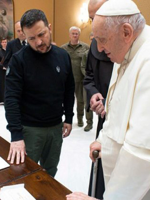 Guerre en Ukraine : Dans sa réponse au Pape, Kiev ne hissera «jamais» le drapeau blanc Guerre en Ukraine : Dans sa réponse au Pape, Kiev ne hissera «jamais» le drapeau blanc