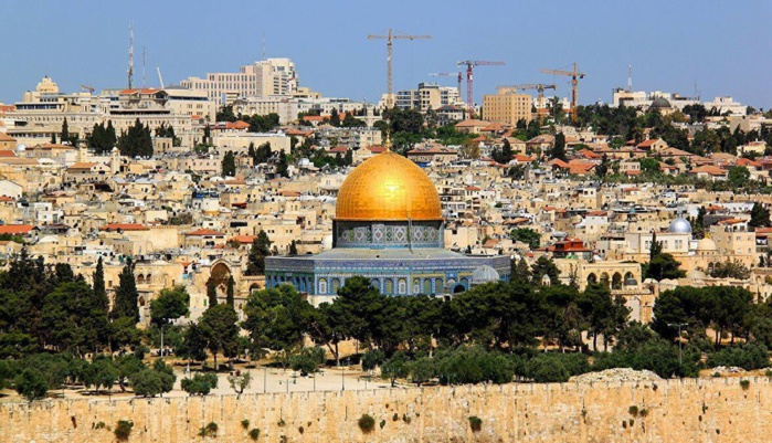 Gouverneur adjoint d'Al Qods : "Les aides humanitaires marocaines s'inscrivent dans la continuité des actes de générosité de SM le Roi envers Al Qods Acharif" Gouverneur adjoint d'Al Qods : "Les aides humanitaires marocaines s'inscrivent dans la continuité des actes de générosité de SM le Roi envers Al Qods Acharif"