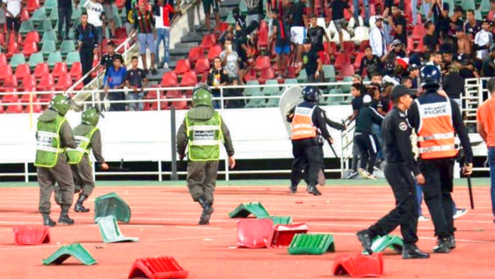Les matchs de la Botola sont le théâtre de confrontations entre les publics, causant des dégâts matériels et humains. Les matchs de la Botola sont le théâtre de confrontations entre les publics, causant des dégâts matériels et humains.