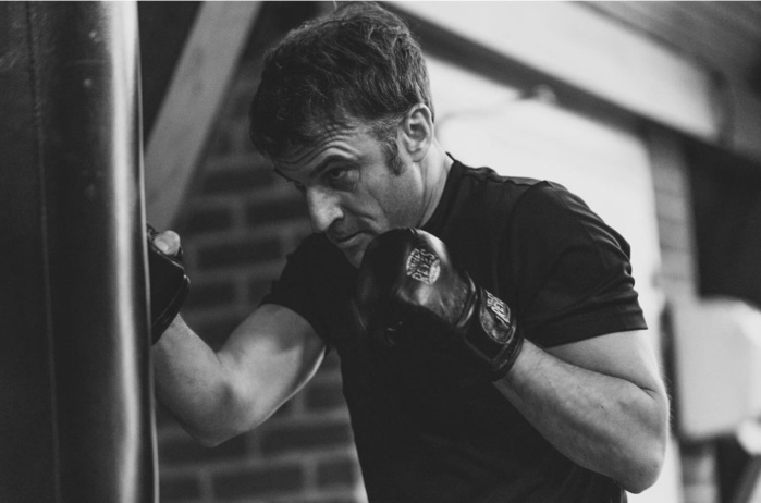 Macron avec des gants de boxe: un cliché qui s’installe chez les politiques français