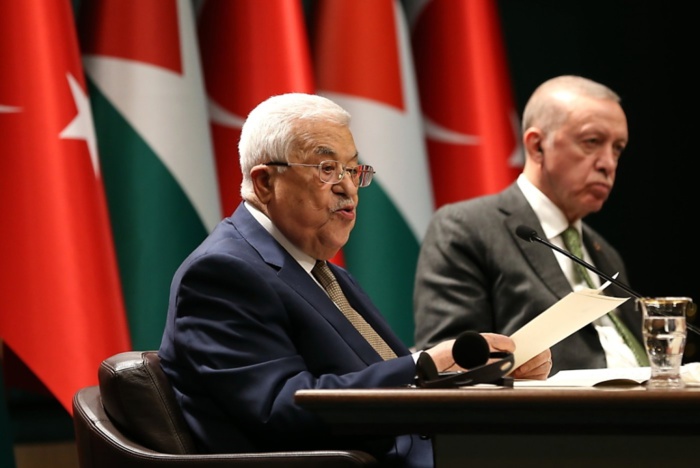 Le président de l'Autorité palestinienne approuve un nouveau gouvernement