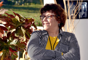 On admire son sens de l’écoute et on appréhende la répartie de ses répliques. On admire son sens de l’écoute et on appréhende la répartie de ses répliques.