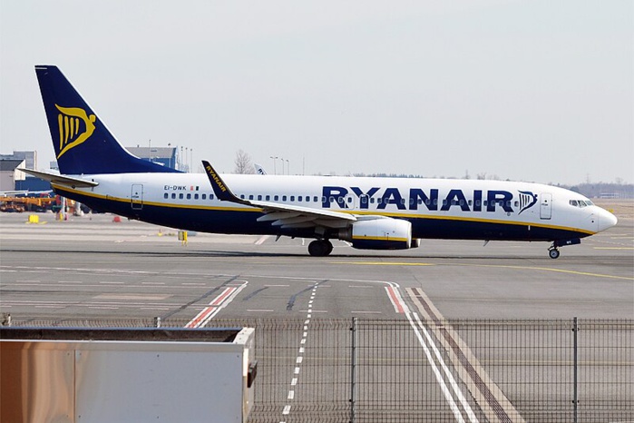 Billets commercialisés en devises : Le ministère du Transport rappelle à Ryanair ses engagements et l’autorise opérer ses vols domestiques “exceptionnellement" pour un mois Billets commercialisés en devises : Le ministère du Transport rappelle à Ryanair ses engagements et l’autorise opérer ses vols domestiques “exceptionnellement" pour un mois