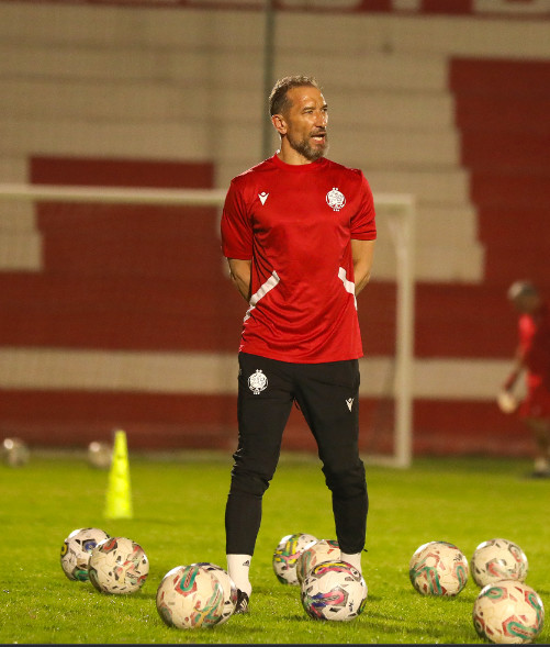 Un entraîneur, des ballons et puis c'est le néant . Des salaires grassement versés pour zéro rendement ! c'est le Wydad actuel après huit saisons d'hégémonie. C'est la fin d'un cycle . C'est tout à fait normal. Cela devait arriver un jour . Ibn Khaldoun a déjà analysé la théorie de l'Ascension et la Décadence ! Un entraîneur, des ballons et puis c'est le néant . Des salaires grassement versés pour zéro rendement ! c'est le Wydad actuel après huit saisons d'hégémonie. C'est la fin d'un cycle . C'est tout à fait normal. Cela devait arriver un jour . Ibn Khaldoun a déjà analysé la théorie de l'Ascension et la Décadence !