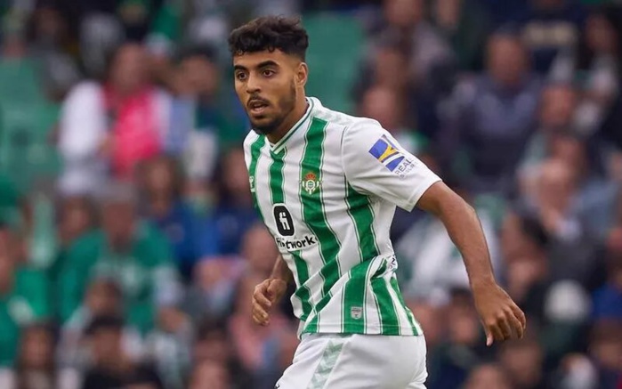 Chadi Riad souhaité par le FC Barcelone pour être revendu ensuite Chadi Riad souhaité par le FC Barcelone pour être revendu ensuite