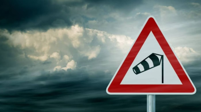 Fortes rafales de vent: Appel à la prudence et à la vigilance sur les routes