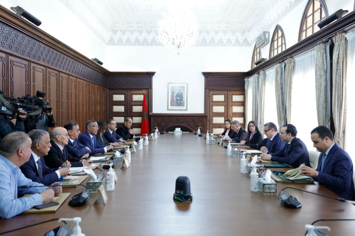 Dialogue social : Hausse du SMIG et du SMAG, baisse de l’IR et augmentation pour les fonctionnaires  Dialogue social : Hausse du SMIG et du SMAG, baisse de l’IR et augmentation pour les fonctionnaires