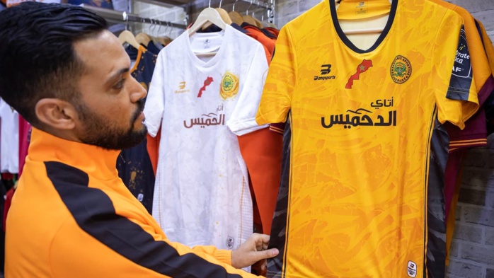 Football : On s'arrache les maillots de la discorde avec l'Algérie Football : On s'arrache les maillots de la discorde avec l'Algérie