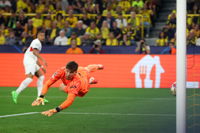 Le poteau de Mbappé