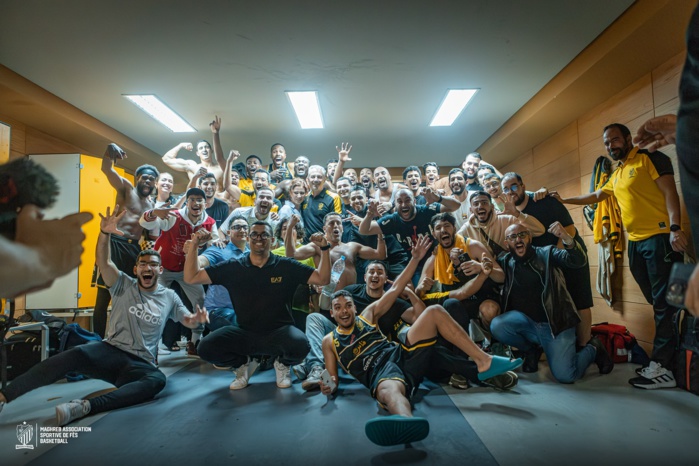 Photo souvenir des joueurs du MAS après la qualification Photo souvenir des joueurs du MAS après la qualification