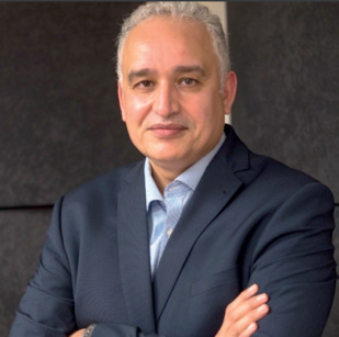 Tayeb Hamdi, médecin et expert en politiques et systèmes de santé, a répondu à nos questions. Tayeb Hamdi, médecin et expert en politiques et systèmes de santé, a répondu à nos questions.