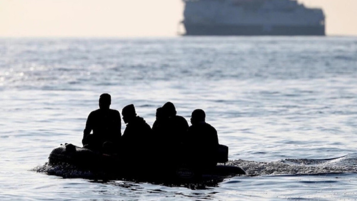 Laâyoune-Tarfaya: Deux Garde-Côtes de la Marine Royale portent assistance à 180 candidats à la migration irrégulière Laâyoune-Tarfaya: Deux Garde-Côtes de la Marine Royale portent assistance à 180 candidats à la migration irrégulière