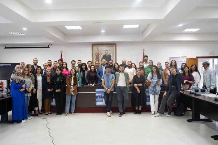 FLSHT : Débat sur les enjeux et perspectives de la communication à l'ère du digital FLSHT : Débat sur les enjeux et perspectives de la communication à l'ère du digital