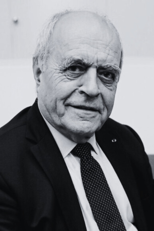 Alain Juillet, ancien directeur du Renseignement au sein de la Direction Générale de la Sécurité Extérieure (DGSE) et haut responsable chargé de l'intelligence économique auprès du Premier ministre français, a répondu à nos questions. Alain Juillet, ancien directeur du Renseignement au sein de la Direction Générale de la Sécurité Extérieure (DGSE) et haut responsable chargé de l'intelligence économique auprès du Premier ministre français, a répondu à nos questions.