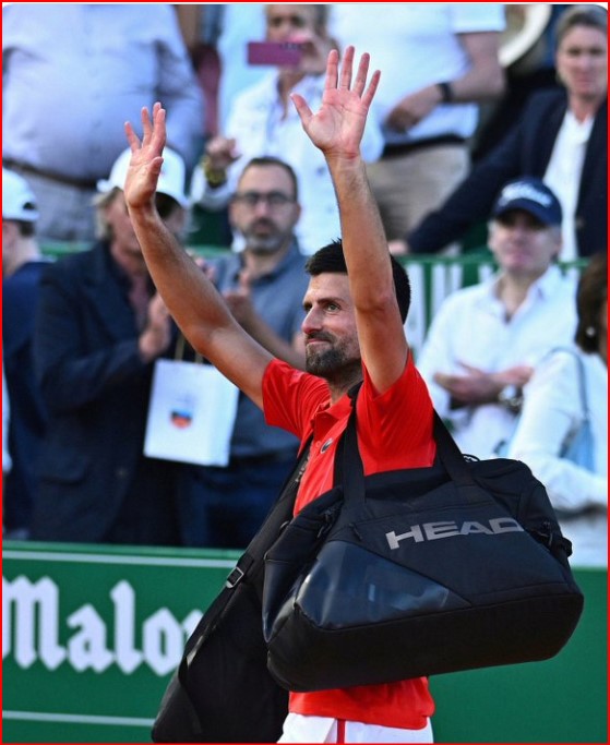 Roland-Garros 2024 : Novak Djokovic jette la raquette ! Roland-Garros 2024 : Novak Djokovic jette la raquette !