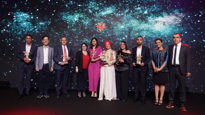 Lauréats, jury et organisateurs en harmonie. Lauréats, jury et organisateurs en harmonie.