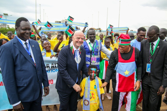 Arrivée du président de la FIFA à Juba pour assister au derby soudanais Arrivée du président de la FIFA à Juba pour assister au derby soudanais