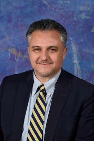 Ancien DG de Microsoft Maroc et fondateur de la London Academy School, Samir Benmakhlouf a répondu à nos questions sur la prédominance des filières scientifiques dans le baccalauréat. Ancien DG de Microsoft Maroc et fondateur de la London Academy School, Samir Benmakhlouf a répondu à nos questions sur la prédominance des filières scientifiques dans le baccalauréat.
