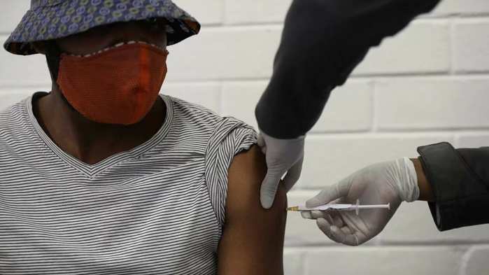 UE : Plus de 750 millions d'euros pour l'accélérateur de production de vaccins en Afrique UE : Plus de 750 millions d'euros pour l'accélérateur de production de vaccins en Afrique