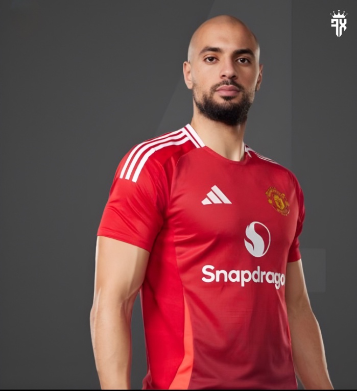 Amrabet avec le maillot officiel de la saison 24-25 Amrabet avec le maillot officiel de la saison 24-25