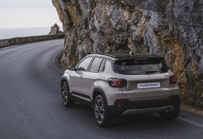 Jeep Avenger e-Hybrid, un air de liberté Jeep Avenger e-Hybrid, un air de liberté