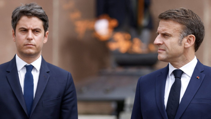 France: Macron temporise, la gauche veut les clés du pouvoir France: Macron temporise, la gauche veut les clés du pouvoir