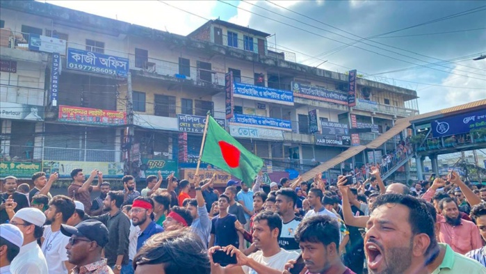 Bangladesh : Fuite de la Première ministre et dissolution du Parlement Bangladesh : Fuite de la Première ministre et dissolution du Parlement