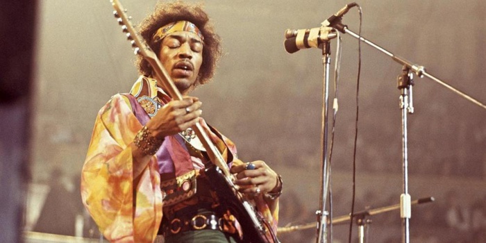 MAGAZINE : Jimi Hendrix, du nouveau avec de l’ancien MAGAZINE : Jimi Hendrix, du nouveau avec de l’ancien