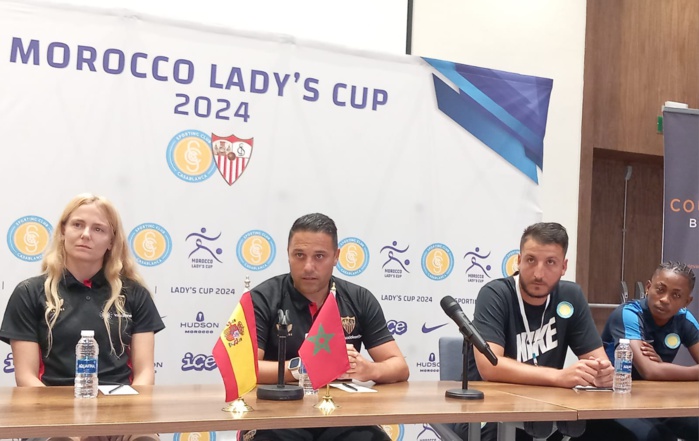 Les deux coachs et les deux capitaines lors du point de presse du vendredi soir Les deux coachs et les deux capitaines lors du point de presse du vendredi soir