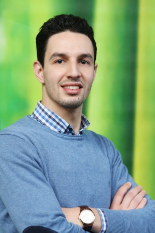 Interview avec Dr Mohamed Himmich : « Un verre solaire de piètre qualité est pire qu'une absence de protection » Interview avec Dr Mohamed Himmich : « Un verre solaire de piètre qualité est pire qu'une absence de protection »