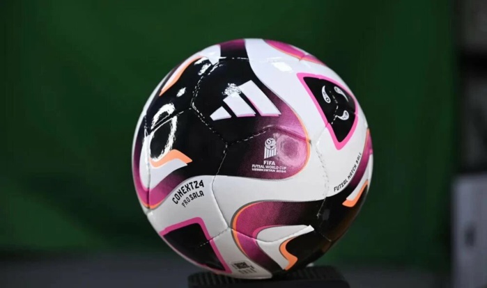 La FIFA, en partenariat avec Adidas, a dévoilé ce lundi 26 août le ballon officiel de la Coupe du Monde de Futsal 2024. La FIFA, en partenariat avec Adidas, a dévoilé ce lundi 26 août le ballon officiel de la Coupe du Monde de Futsal 2024.