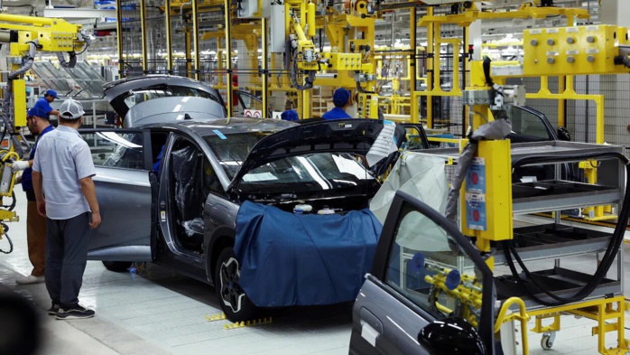 International - Surtaxe majeure imposée sur les véhicules électriques chinois au Canada International - Surtaxe majeure imposée sur les véhicules électriques chinois au Canada