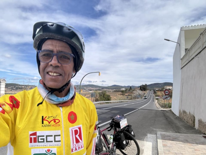 Le globe-trotter Karim Mosta achève un voyage de sept mois à vélo pour relier Casablanca et Pékin Le globe-trotter Karim Mosta achève un voyage de sept mois à vélo pour relier Casablanca et Pékin